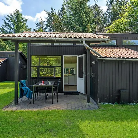 1 Bedroom In Feriehus Hampen