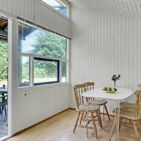 Trevligt Hus Med 1 Sovrum I Hampen